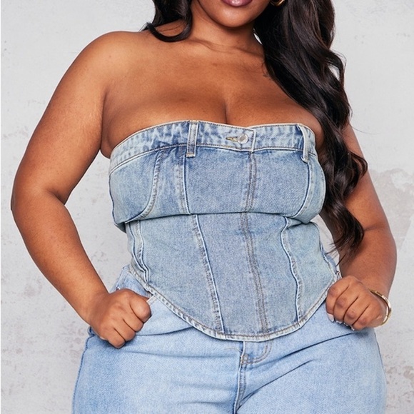 PrettyLittleThing Tops - NWT PRETTYLITTLETHING Plus Blue Vintage Light Wash Jean
Walstband Detail Denim